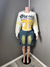 Load image into Gallery viewer, Sporty cream top
