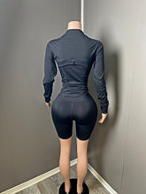 Load image into Gallery viewer, Black short fitted set
