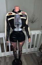Load image into Gallery viewer, Black and white fitted shirt
