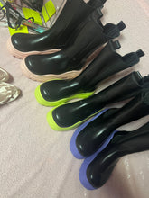 Load image into Gallery viewer, Green boots
